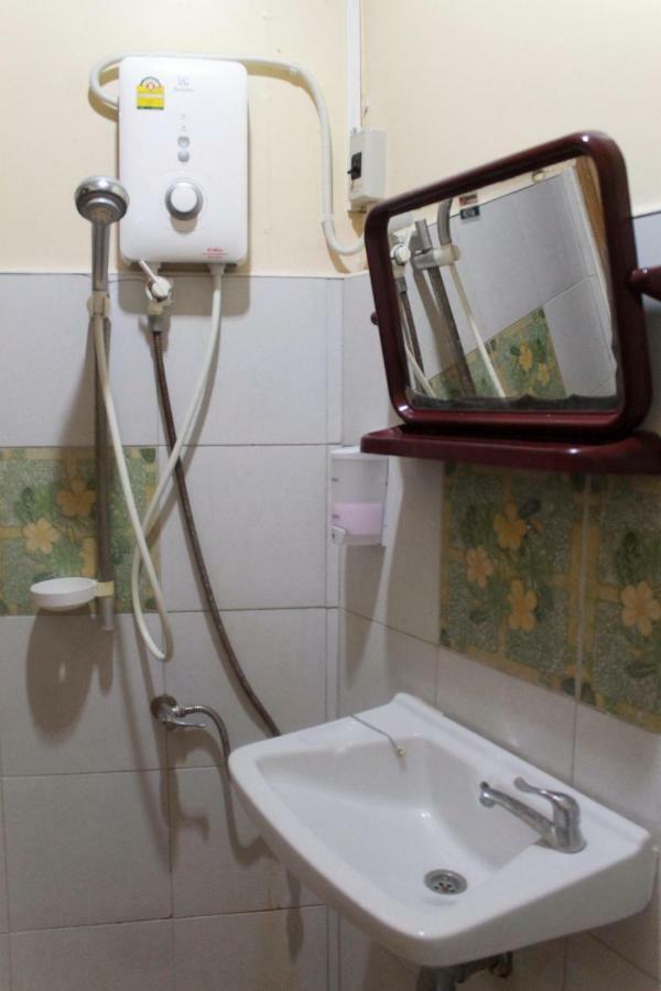 Ban Khun Rin Homestay Amphava Kültér fotó