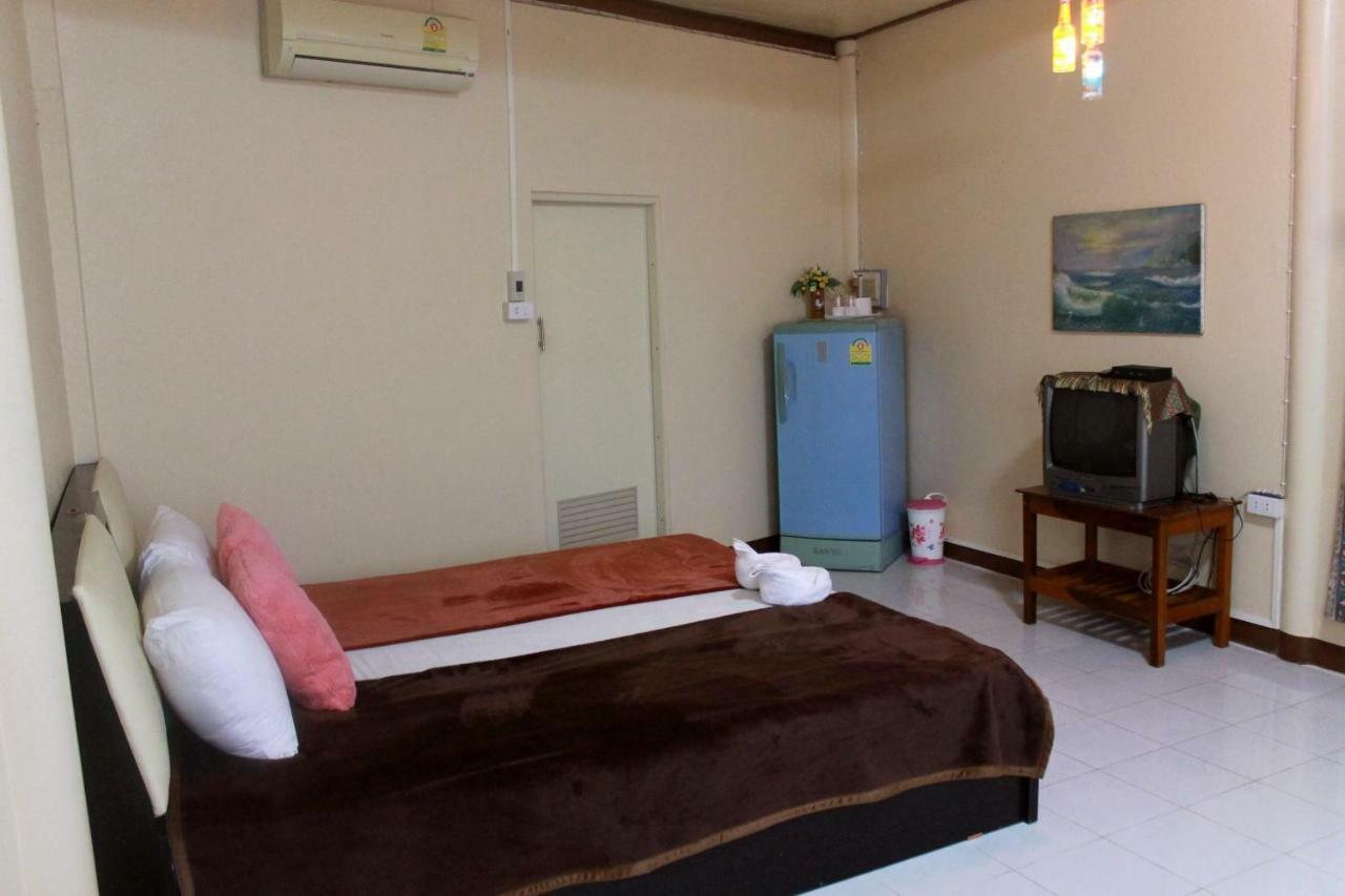 Ban Khun Rin Homestay Amphava Kültér fotó